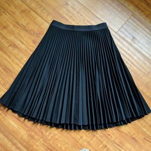 Theory Pleated Skirt Black Sz M